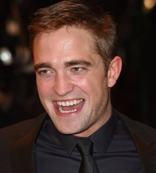 СМИ: Роберт Паттинсон хочет сыграть свадьбу в пабе