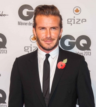 Ближе к науке: Дэвид Бекхэм в восторге от знакомства с ученым Стивеном Хокингом