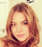 От гламура к быту: Линдсей Лохан занялась садоводством