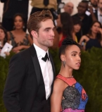 Талия Бернетт об отношениях с Робертом Паттинсоном: &quot;Мне очень тяжело!&quot;