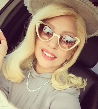 СМИ: Вера Вонг создаст свадебное платье для Леди Гаги