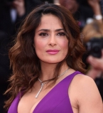 Соблазнительная Сальма Хайек оголила роскошную грудь на красной дорожке Каннского фестиваля