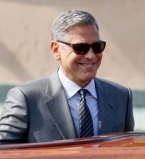 Кучерявый романтик: в сеть попало фото 28-летнего Джорджа Клуни