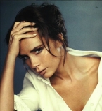 Модная Золушка: Виктория Бекхэм подметает пол перед собственным показом