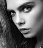 Стильная Кара Делевинь украсила обложку модного журнала WSJ