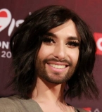 Неожиданно: Кончита Вурст взлетела во время выступления на Евровидении