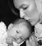 Милла Йовович и Пол Андерсон крестили новорожденную дочь