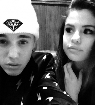 СМИ: Селена Гомес и Джастин Бибер снова вместе