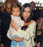 Официально: Ким Кардашьян беременна