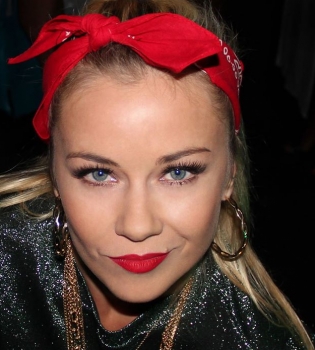 Певица Stereolizza показала, чем она занимается в Лос-Анджелесе