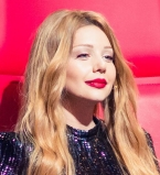 Тина Кароль вся в стразах от Louis Vuitton