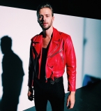 Макс Барских продает вещи из личной коллекции