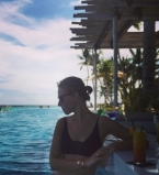 Собчак заставила мужа фотографировать ее в бикини