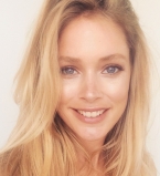 Скандальная откровенность: Даутцен Крус показала, как кормит грудью 11-месячную дочь