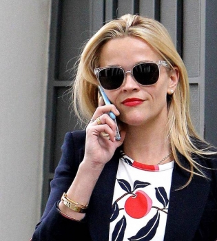 Риз Уизерспун демонстрирует идеальный стиль в Лос-Анджелесе