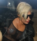 Леди Гага шокировала публику непристойным видом