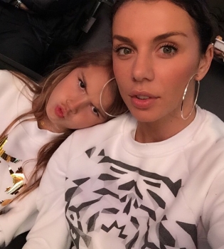 Анна Седокова и ее дочь Алина