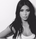 Беременная Ким Кардашьян демонстрирует пышные формы