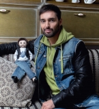 Виталий Козловский помогает детям