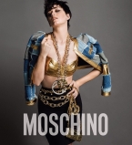 Кэти Перри разделась в рекламе Moschino