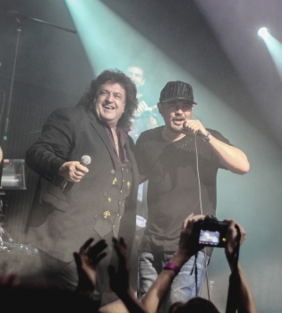 Иво Бобул спел рэп на дне рождения ТНМК