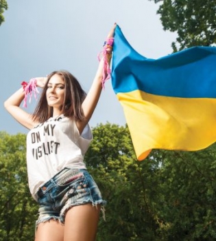 Маша Собко в спецпроекте Viva!