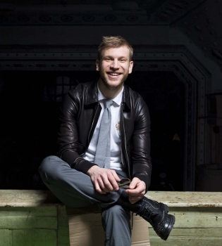 Иван Дорн в фотосессии Viva!