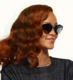 Тату от Рианны: певица стала дизайнером линии флэш-татуировок