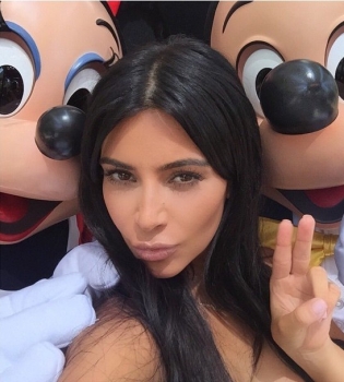 Ким Кардашьян и Канье Уэст устроили вечеринку для дочери в Диснейленде