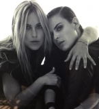 Все в маму: дочки Деми Мур демонстрируют идеальные фигуры в бикини