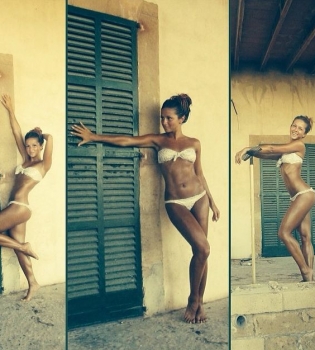 Нюша показала фигуру в купальнике