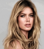 Даутцен Крус блистает в бикини на обложке модного глянца