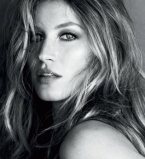 Жизель Бундхен оголила ягодицы в новой рекламной кампании