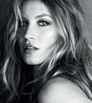 Жизель Бундхен оголила ягодицы в новой рекламной кампании