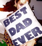 Инста-папы: В День отца суперзвезды поделились редкими семейными кадрами