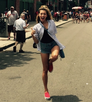 Регина Тодоренко отметила день рождения в Бостоне