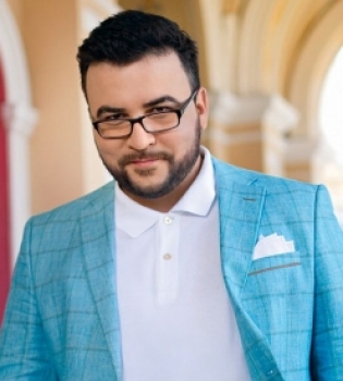 сенечкин презентет книгу