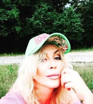 Ирина Билык впервые показала брата