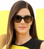 Сандра Баллок покорила публику элегантным нарядом Roksanda