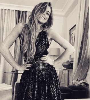 Естественная красота: Линдсей Лохан показала очаровательное лицо без макияжа