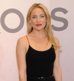 Платья, туфли, аксессуары: Кейт Хадсон впервые показала свой гардероб