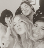 Эпатажная Линдсей Лохан отпраздновала день рождения в кругу семьи