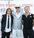 Олег Скрипка поздравил Владимира Дороша с премьерой