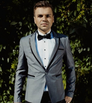 В автомобильной аварии погиб певец Владислав Левицкий