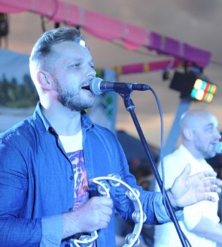 Авиаторы дали концерт на пляже в Затоке