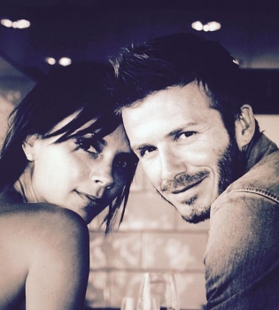 Виктория Бекхэм поздравила мужа с 16-летием их брака