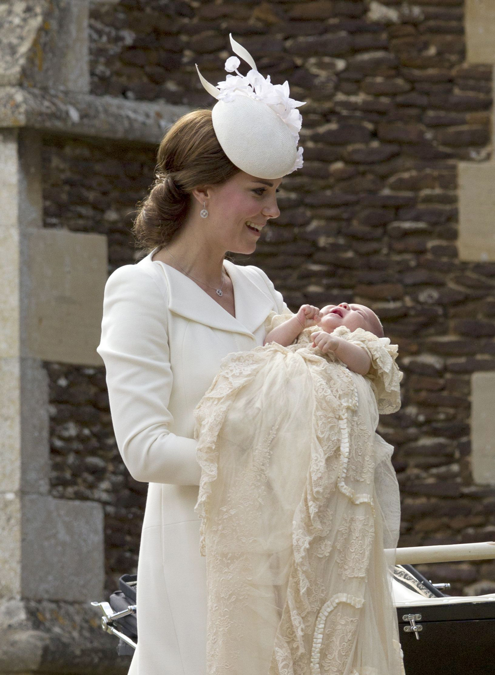 Кейт Миддлтон и принц Уильям крестили дочь
