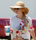 Бритни Спирс демонстрирует деревенский стиль на улицах Лос-Анджелеса