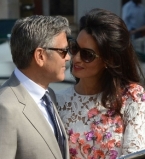 Романтический уикенд: Джордж и Амаль Клуни отдыхают в Италии