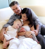 Алек и Хилария Болдуин показали новорожденного сына